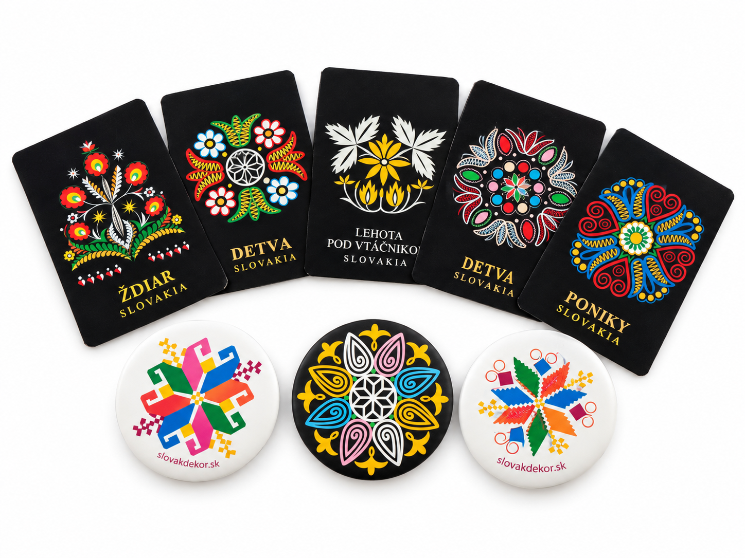 Osem slovenských magnetiek s farebnými regionálnymi ornamentmi